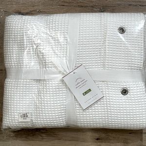 NWT Pottery Barn Waffle Weave Shower Curtain White